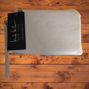 Nicole Miller Sweater Wristlet Purse Ivory Heart Zip Up New Neutral Minimalist